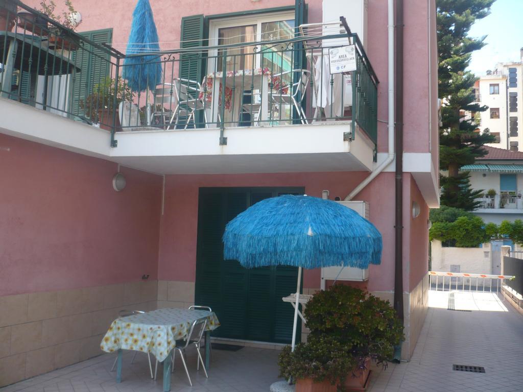 Villamareblu Ventimiglia Buitenkant foto